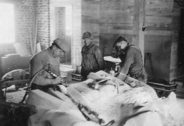 Patsaan valmistusta.jpg (38000 bytes)