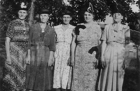 Antin tyttaret.jpg (54567 bytes)