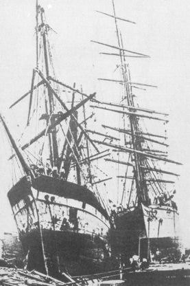 Frieda ja Grace Harwar Mobilessa.jpg (25076 bytes)