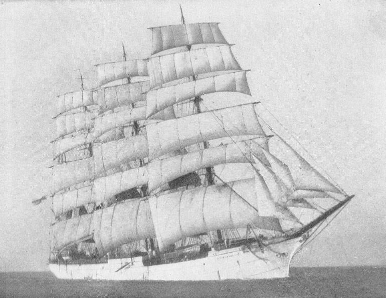 Herzogin Cecilie puutavaralastissa.jpg (92852 bytes)