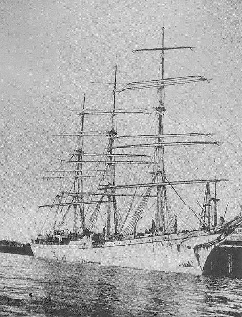 L'Avenir Port Lincolnissa.jpg (86237 bytes)