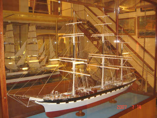 Mermeruksen pienoismalli 2.jpg (76016 bytes)