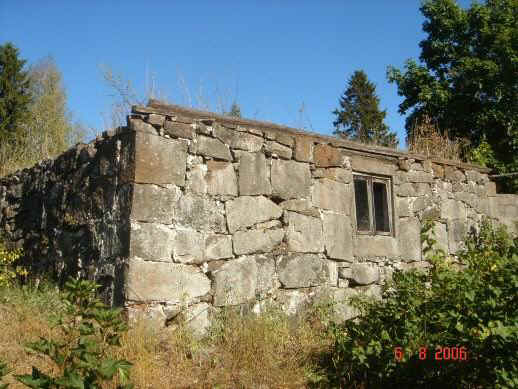 Mikkolan kivitupa.jpg (72073 bytes)