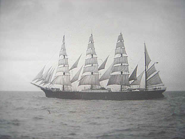 Pamir lastissa.jpg (47891 bytes)