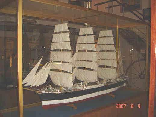 Pamirin pienoismalli 2.jpg (54068 bytes)