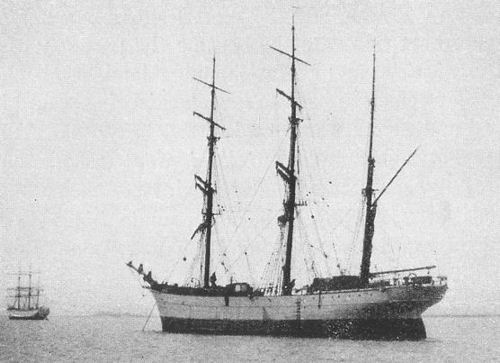 Pestalozzi ankkurissa.jpg (30464 bytes)