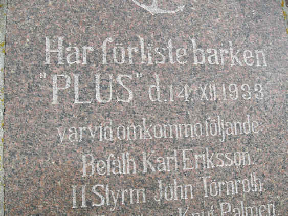 Rautaparkki Plusin muistolaatta.jpg (137659 bytes)