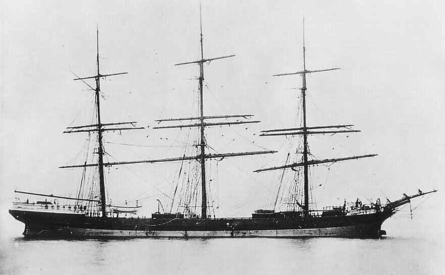 Triton_SB.jpg (37570 bytes)