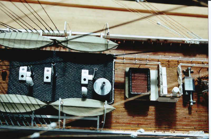 suomen joutsenen pienoismalli 4.jpg (91503 bytes)